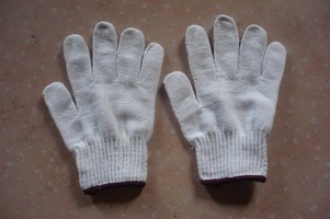 Thread gloves