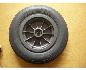 335-75 Semi-hollow solid tire