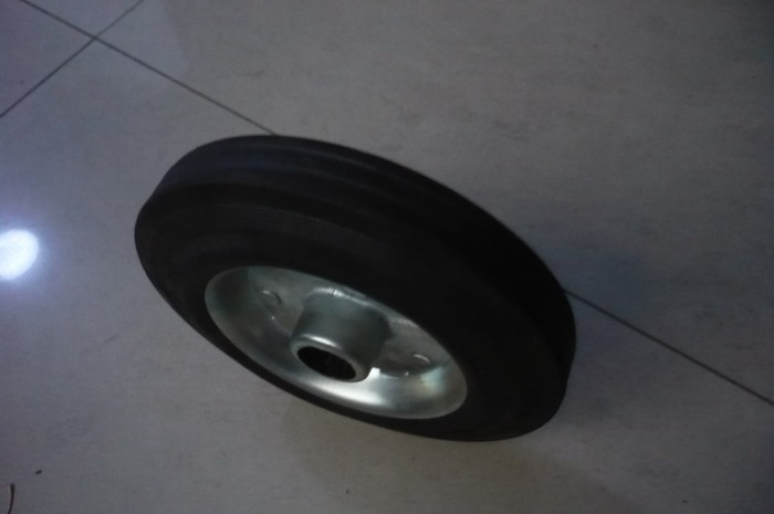 8 inch wheel and rubber ring trash can